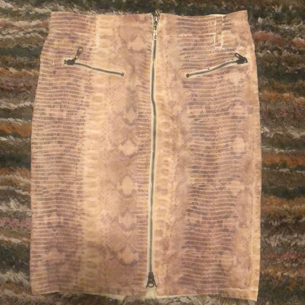 GUESS FAUX LEATHER SKIRT